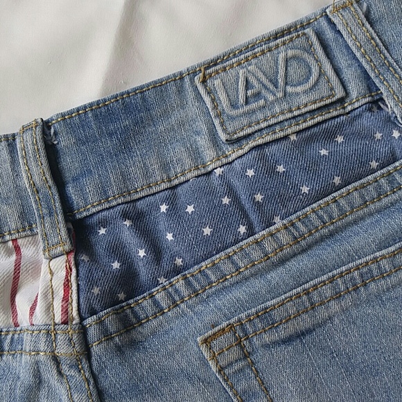 Shorts - Picture 5 of 7